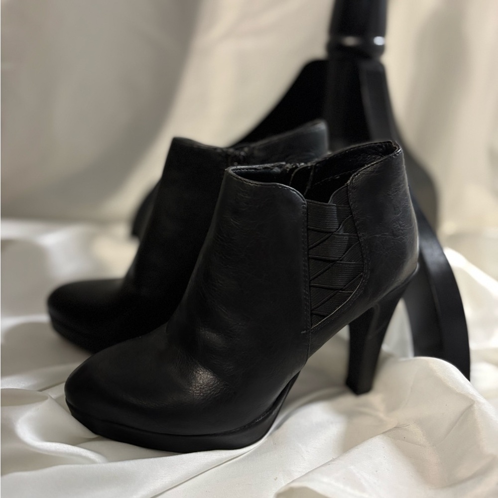 Unlisted by Kenneth Cole